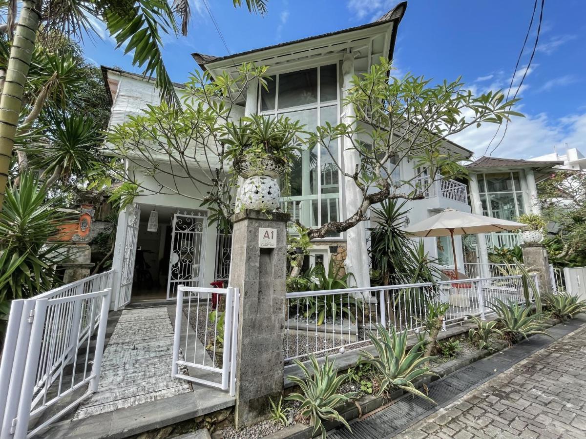 Beach House Canggu - 150M Berawa Beach Ngoại thất bức ảnh