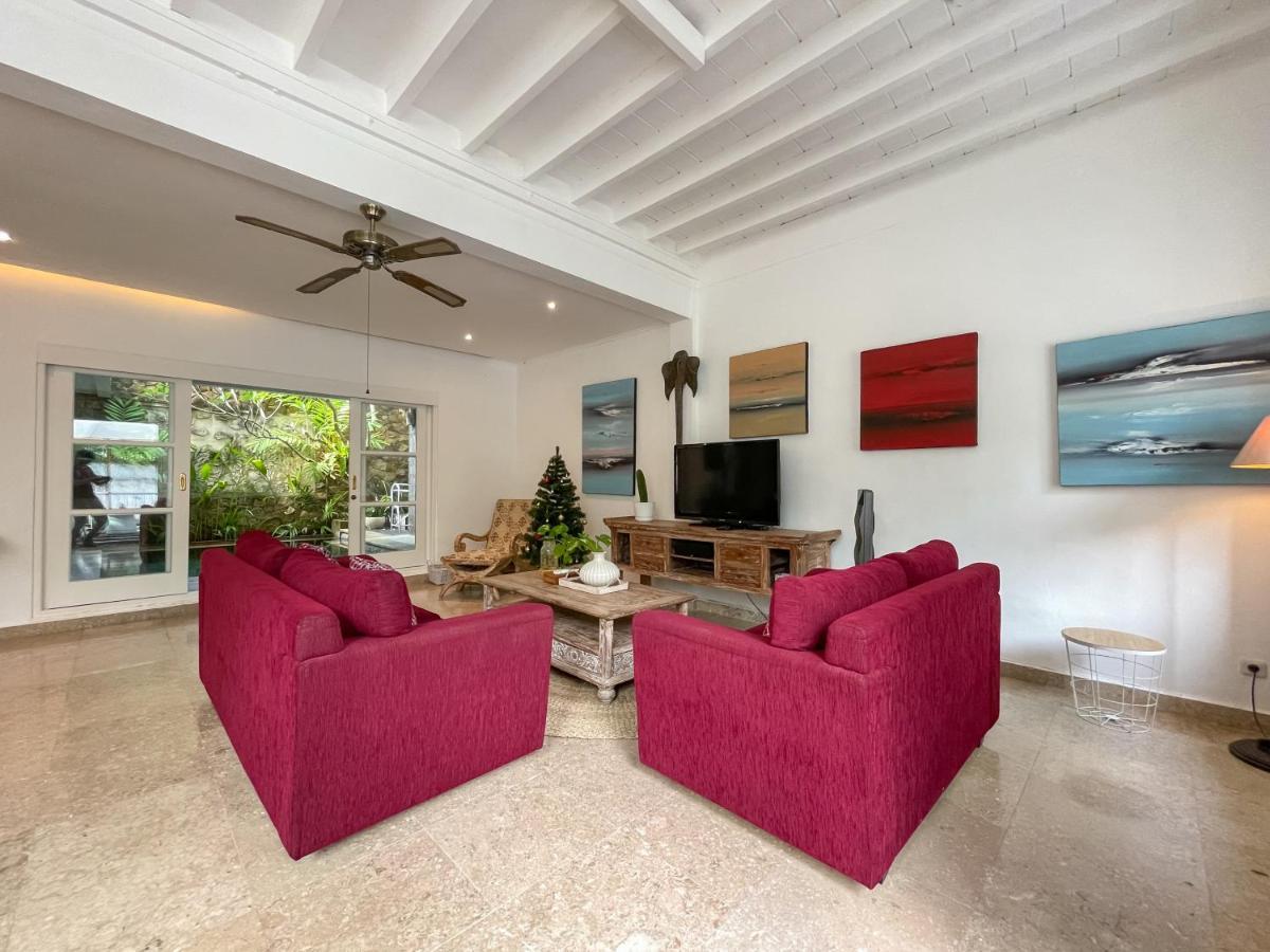 Beach House Canggu - 150M Berawa Beach Ngoại thất bức ảnh