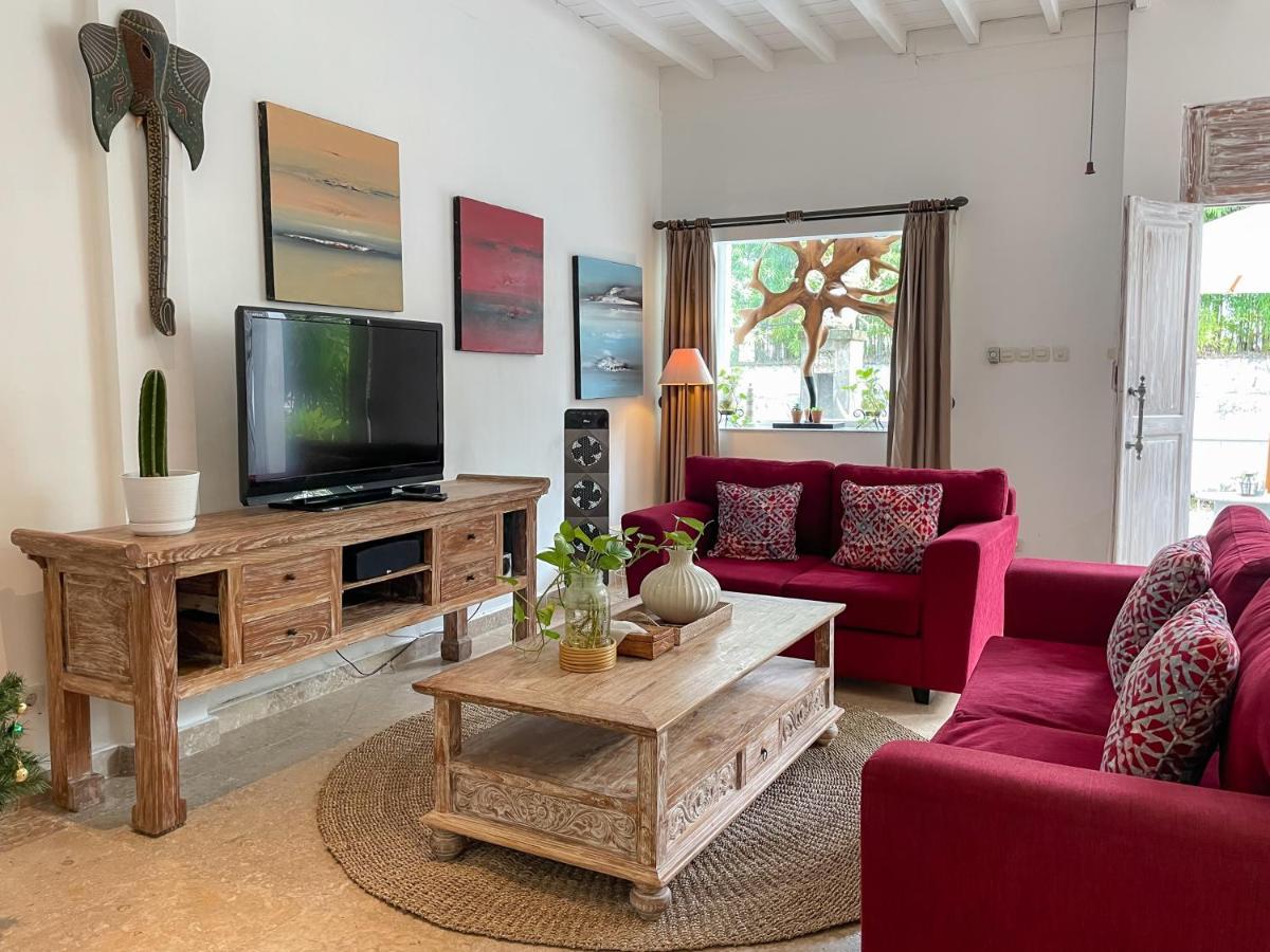 Beach House Canggu - 150M Berawa Beach Ngoại thất bức ảnh
