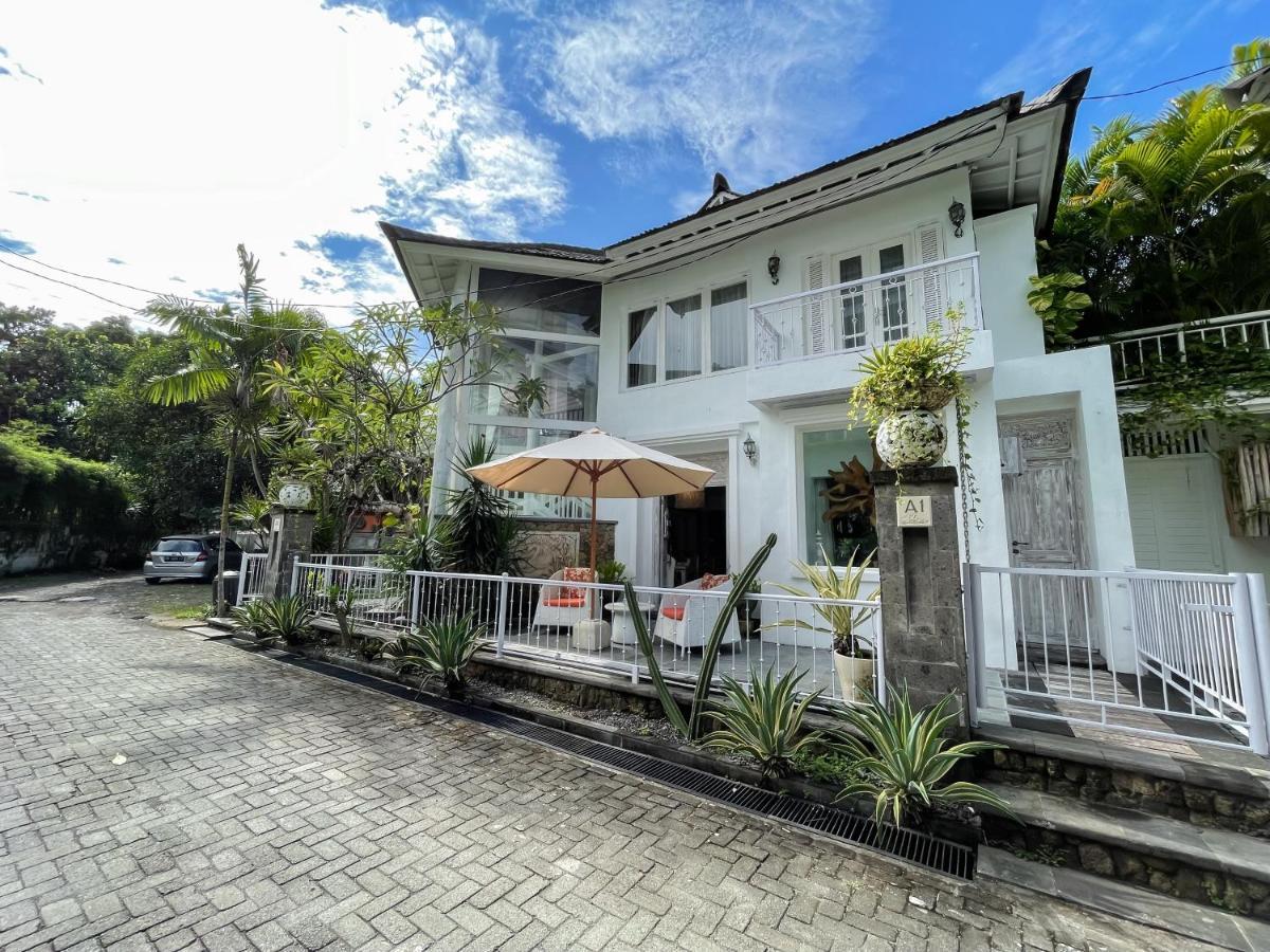 Beach House Canggu - 150M Berawa Beach Ngoại thất bức ảnh
