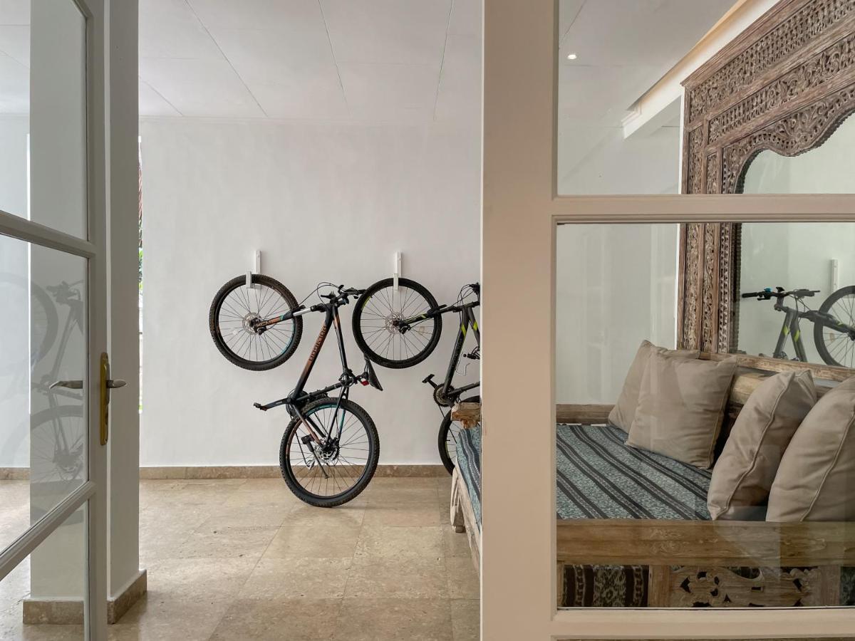 Beach House Canggu - 150M Berawa Beach Ngoại thất bức ảnh